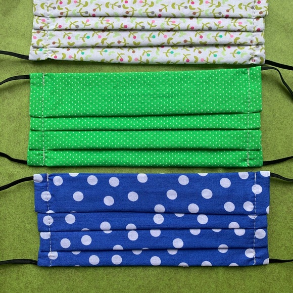 ❗️SOLD❗️Handmade adult face masks set of 4 - Picture 3 of 9